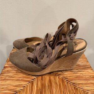 Brash Stylish Taupe Wedge tie up Sandals size 12w